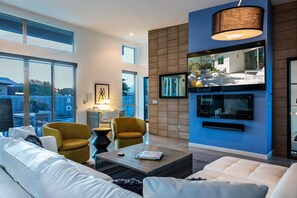 スマートテレビ、暖炉