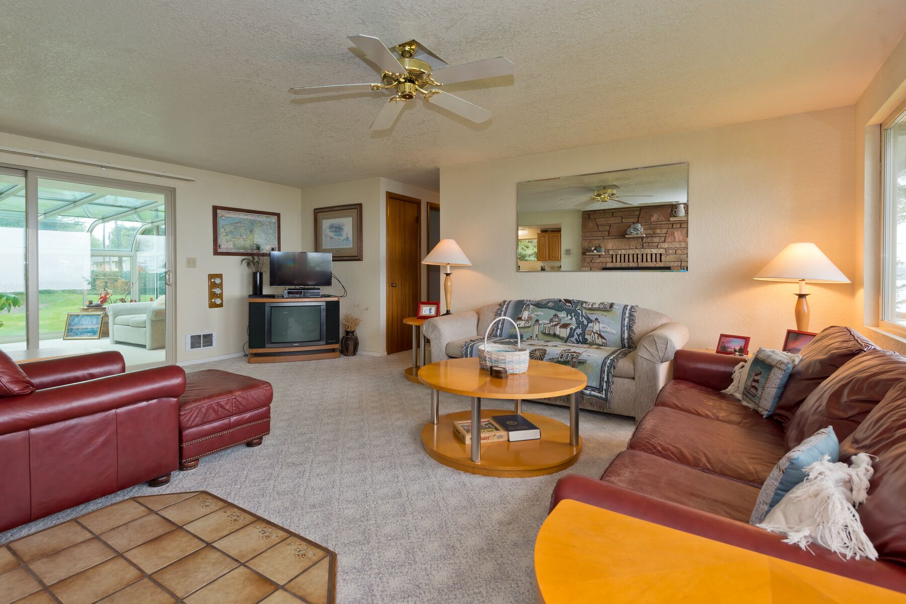 Beautiful Water Views & Private Beach Trail Between Sequim & PA