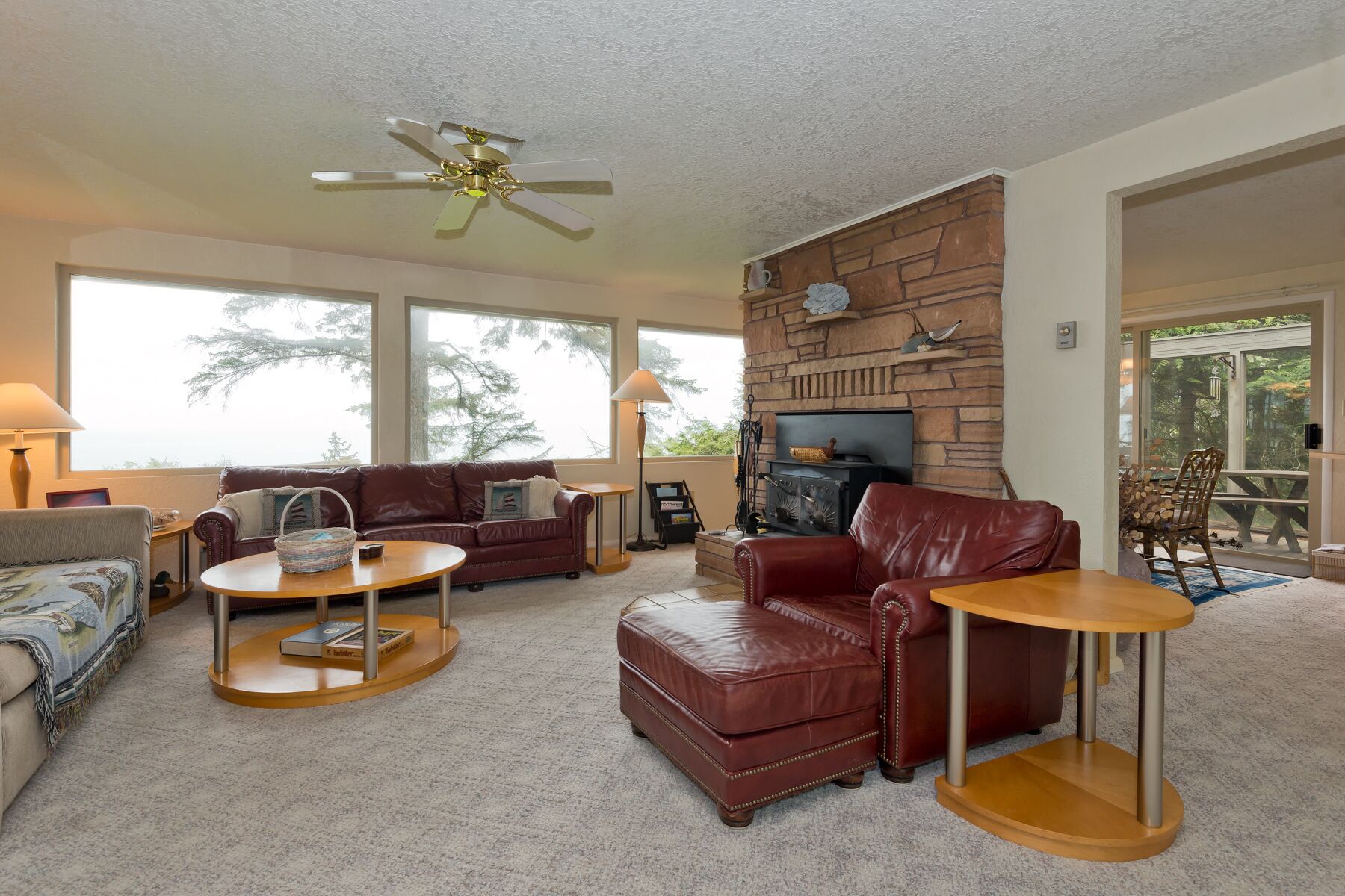 Beautiful Water Views & Private Beach Trail Between Sequim & PA