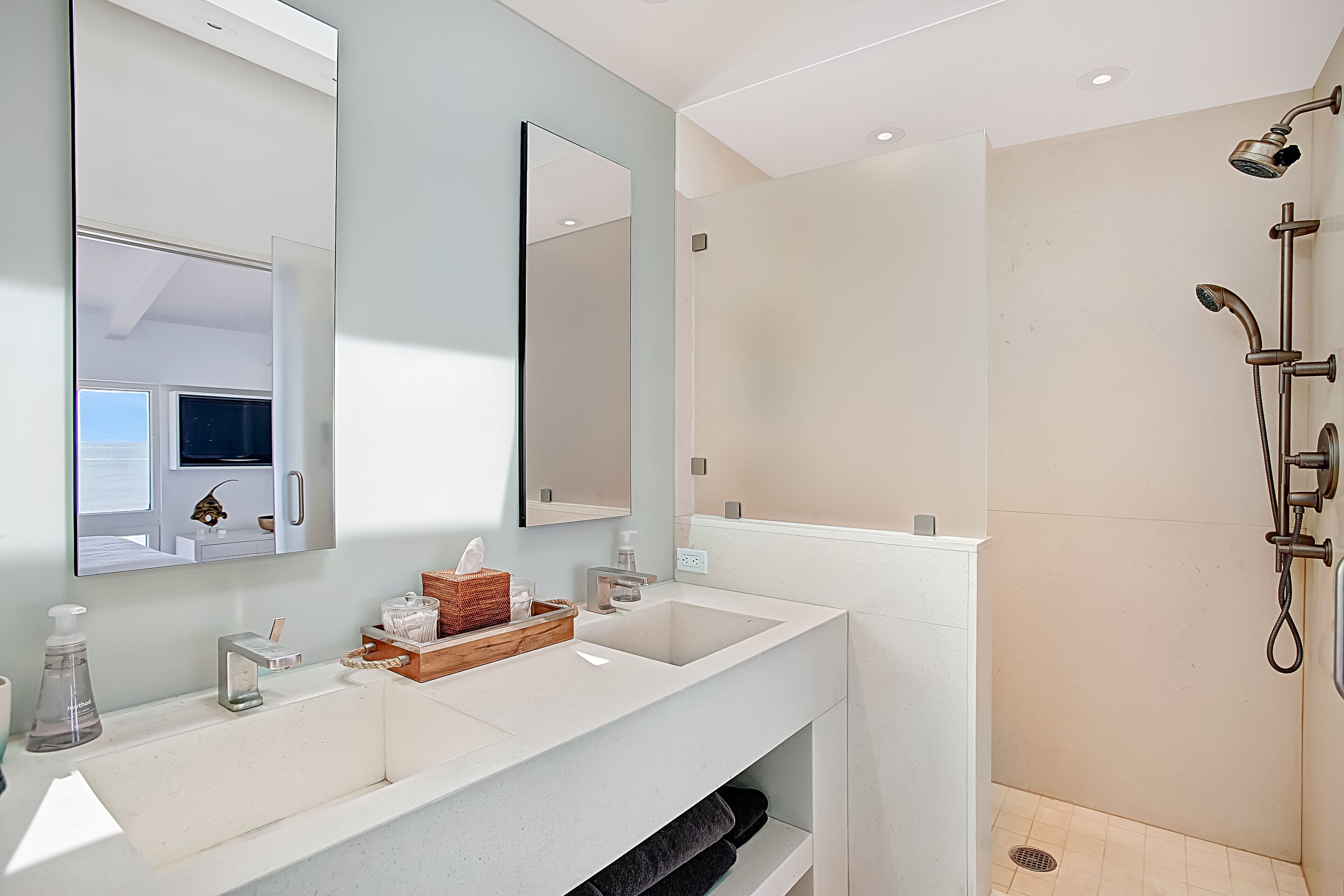 "Strand Hus" An Ocean Front California Dream