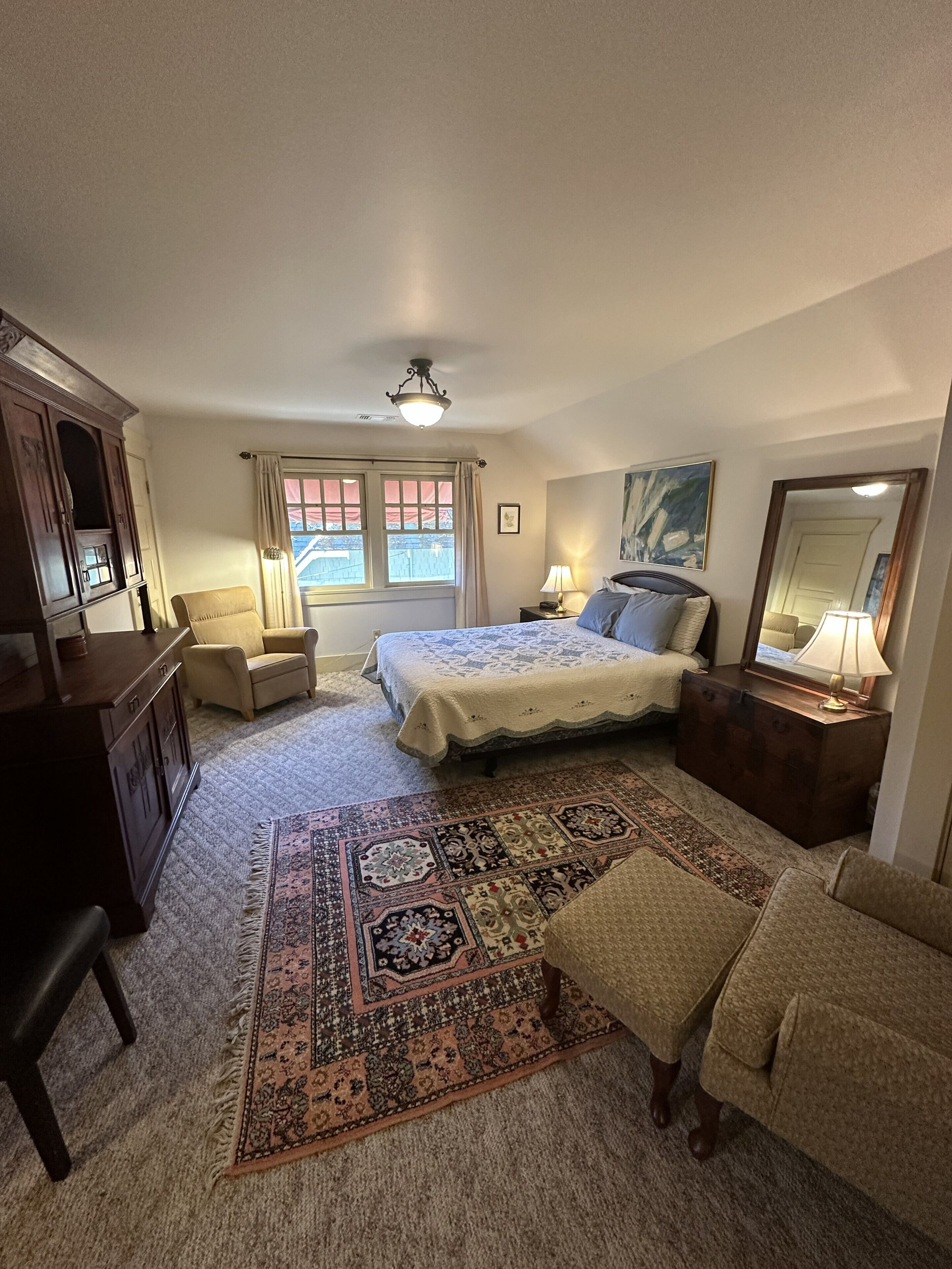 2 slaapkamers, een strijkplank/strijkijzer, gratis wifi, beddengoed