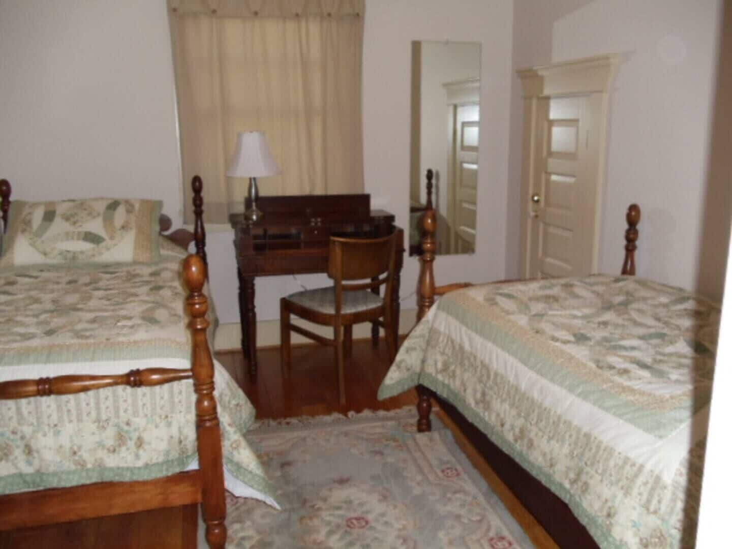 2 quartos, ferros/tábuas de passar roupa, Wi-Fi de cortesia