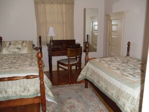 2 habitaciones, tabla de planchar con plancha y wifi gratis 