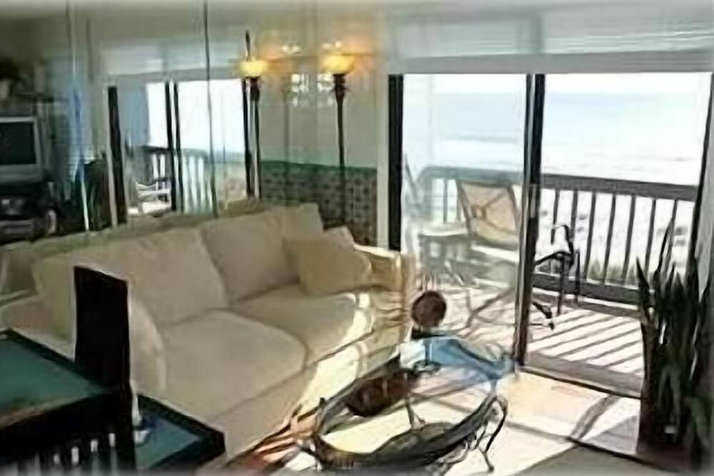 Admirals Row 306: True Direct Oceanfront W/Panoramic Oceanview