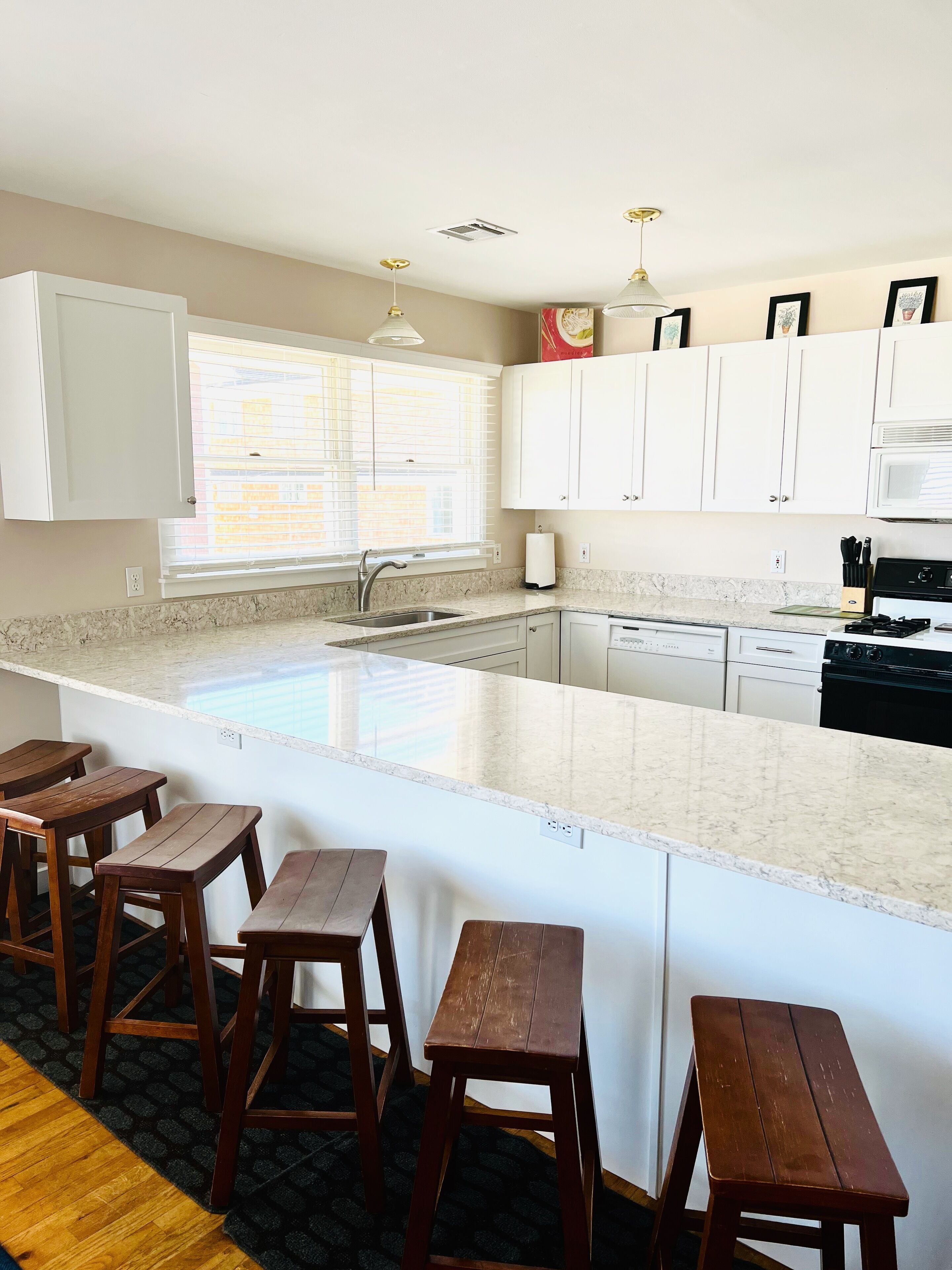 Beach Block Rental - Ocean/Beach Out Your Back Door. Great Location At Beach!!!