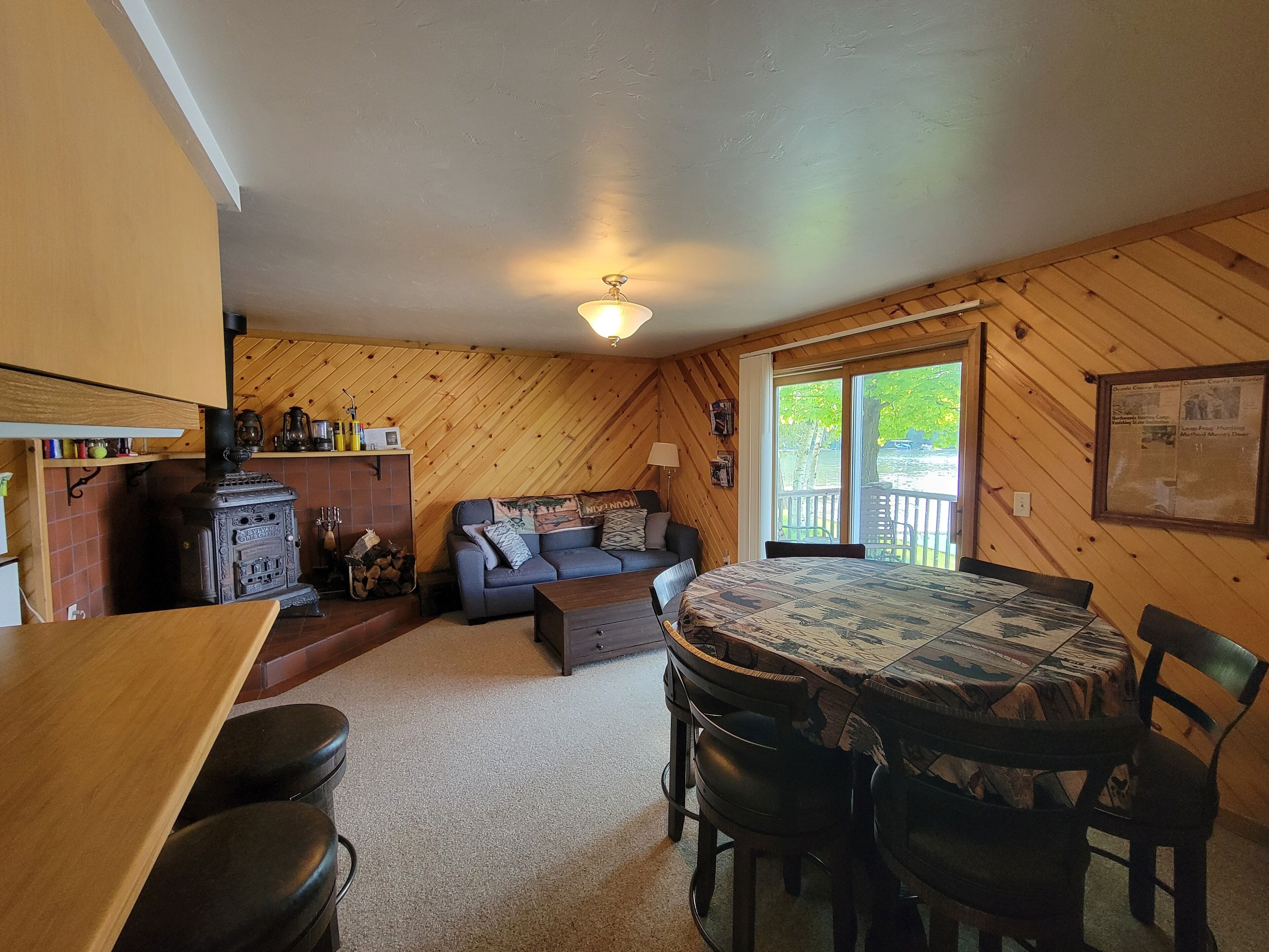 Dining area/2nd living room