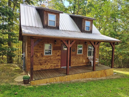 "The Genoa" a Rustic Adventure - Amish-Built Deluxe Cabin 