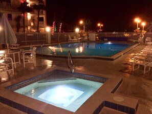 Piscine extérieure, piscine chauffée