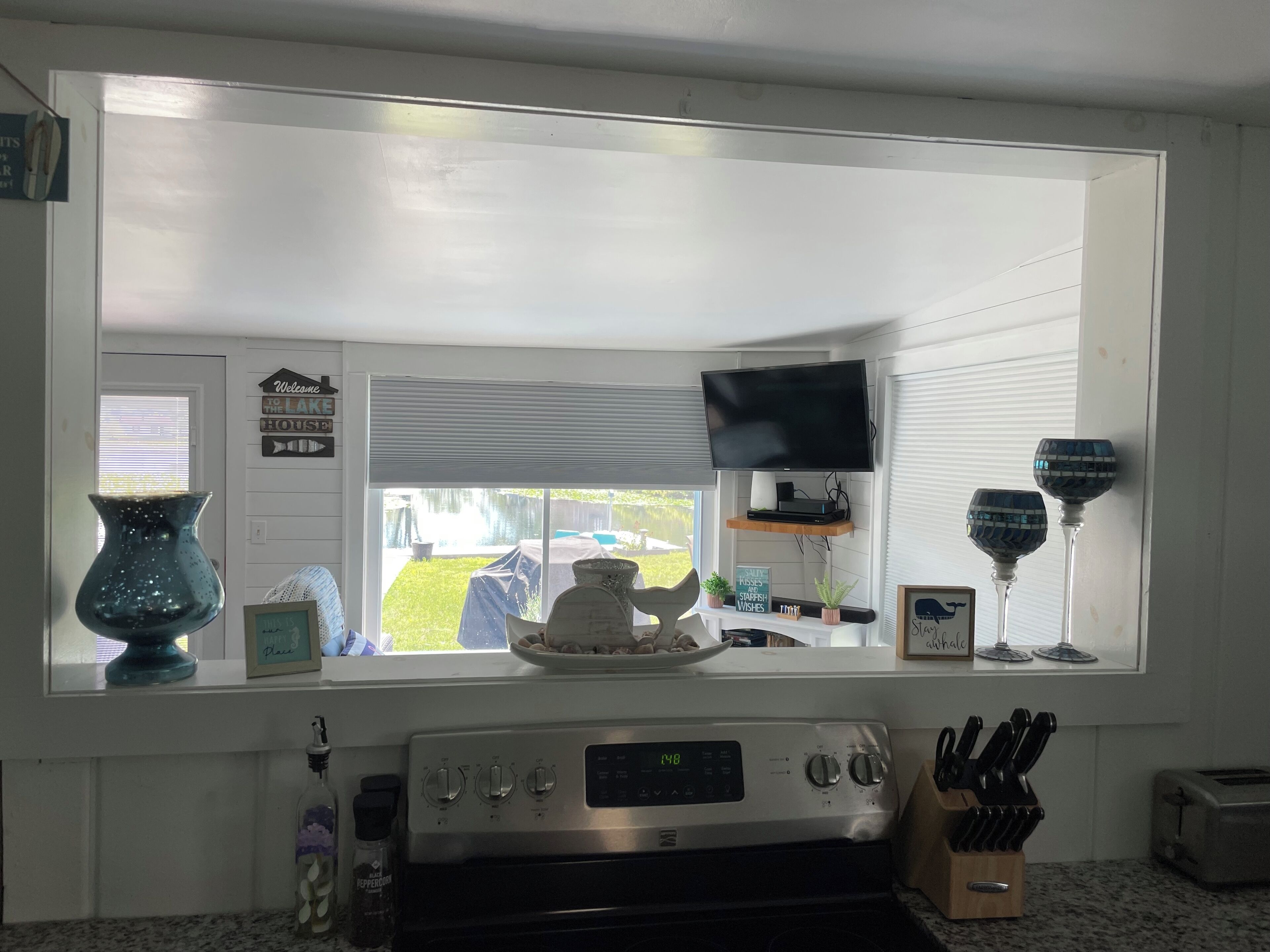 *Faster Horses / Nascar* *Lakefront Cottage/Key West Vibe* Kayaks/Paddle Boat