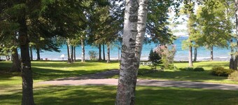 Wonderful Lake Huron Family Cottage - Convenient Location - Great Internet