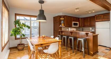 Luxury 2 bedrooms Condo with fireplace, a great view, BBQ.