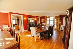 Dining - Destination, Overlooking Cooperstown, Large Grounds, 6.2 miles from Dreams Park. (COOPERSTOWN)