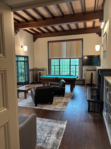 Destination, Overlooking Cooperstown, Large Grounds, 6.2 miles from Dreams Park.