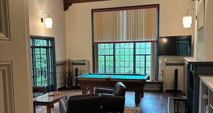 Destination, Overlooking Cooperstown, Large Grounds, 6.2 miles from Dreams Park.