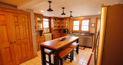 Destination, Overlooking Cooperstown, Large Grounds, 6.2 miles from Dreams Park.