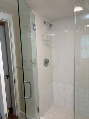 Hair dryer, towels, soap, shampoo - Destination, Overlooking Cooperstown, Large Grounds, 6.2 miles from Dreams Park. (COOPERSTOWN)