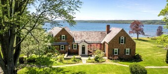 Ylellinen Owasco-järven edessä sijaitseva koti, yli 200 jalan W / F-tasoa