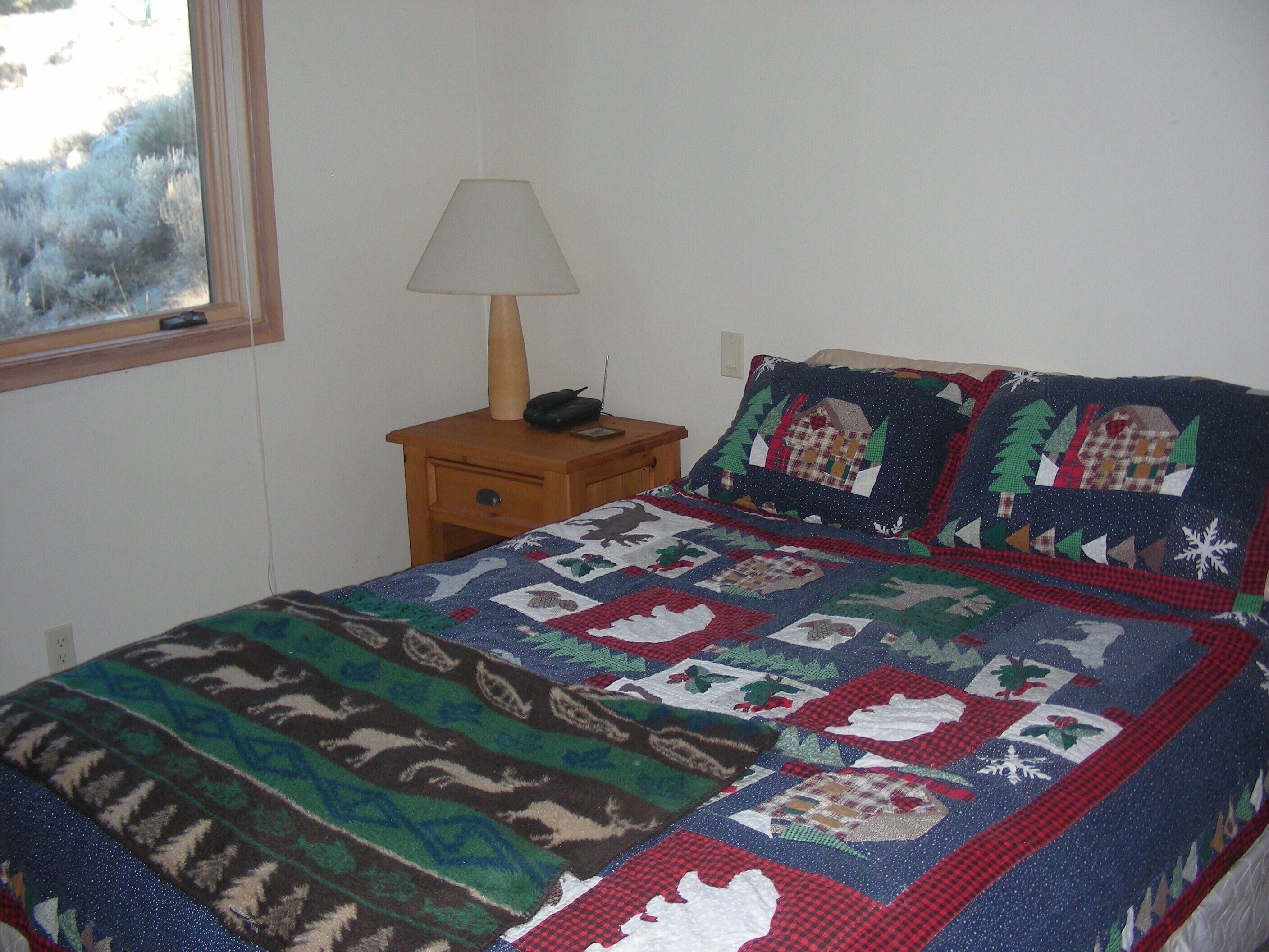 Lundy House - Lundy Canyon