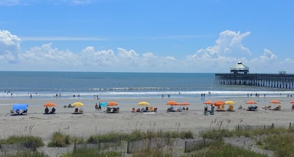 Dolphin Watch - Beachfront - Charming - Cozy - Boho hotel!