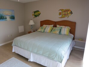 2 habitaciones, tabla de planchar con plancha, cuna de viaje y wifi 