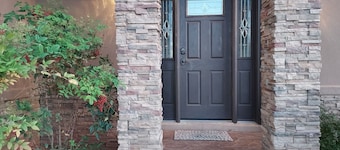 5 BR/4 BA Home for Large Groups near Lake Powell/Antelope Canyon/Horseshoe Bend