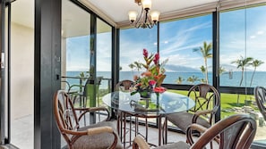 Dining - 407 - Gorgeous Oceanfront one bedroom unit! (Kihei)