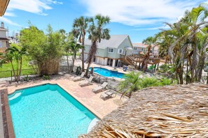 A heated pool - Super Summer Special check out the deals HURRY GOING FAST (Fort Myers Beach)