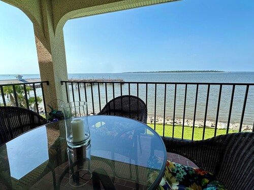 Oceanside, Top & Center at Pier Pointe-10% off most of yr for 7 or more nights