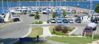 Best Waterview Of Egg Harbor - Fully Appointed 2 Bedroom Ground Level Condo