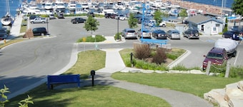 Best Waterview Of Egg Harbor - Fully Appointed 2 Bedroom Ground Level Condo