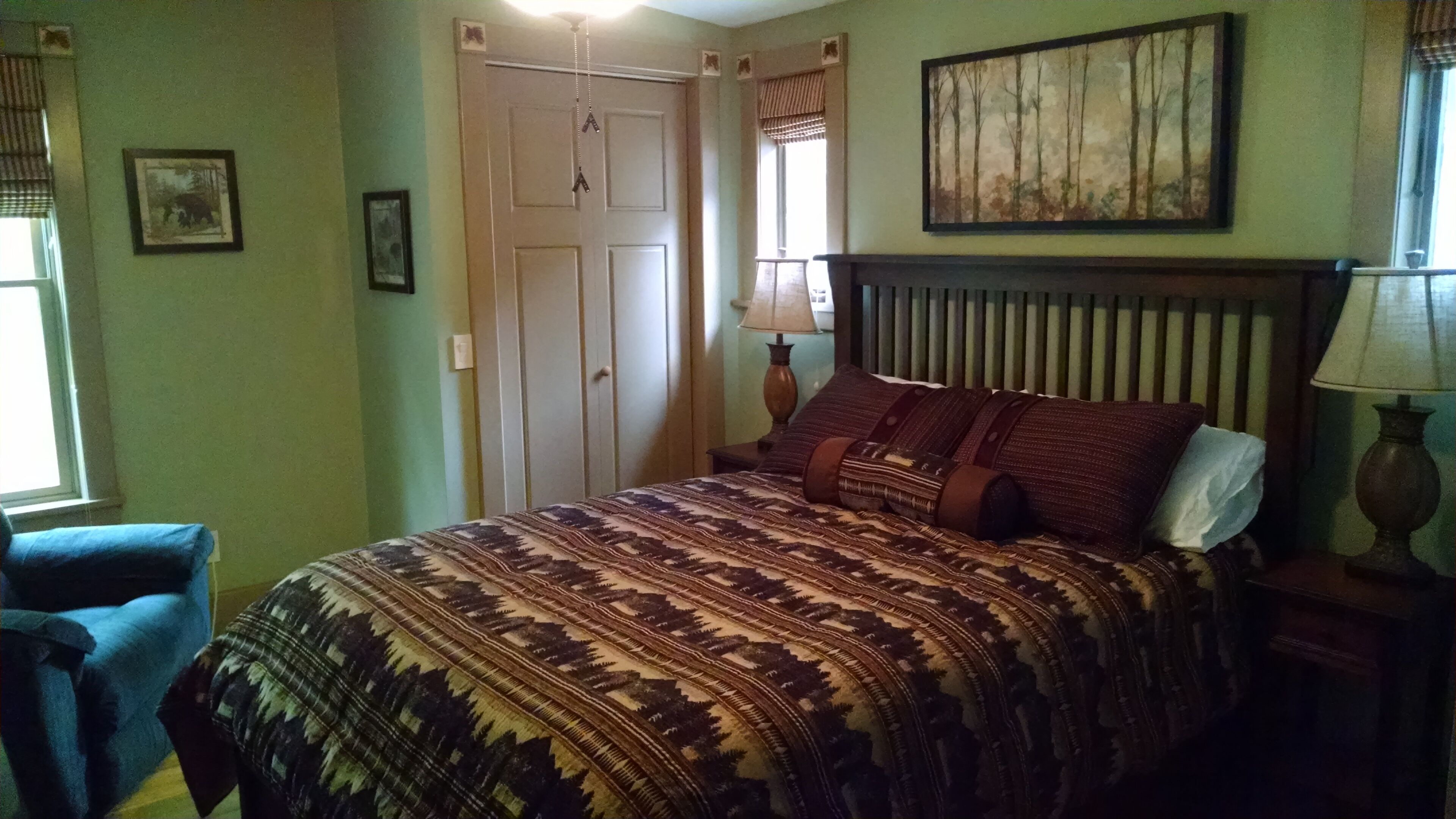 Pine Nook, a cozy private home near Lake George and Bolton Landing