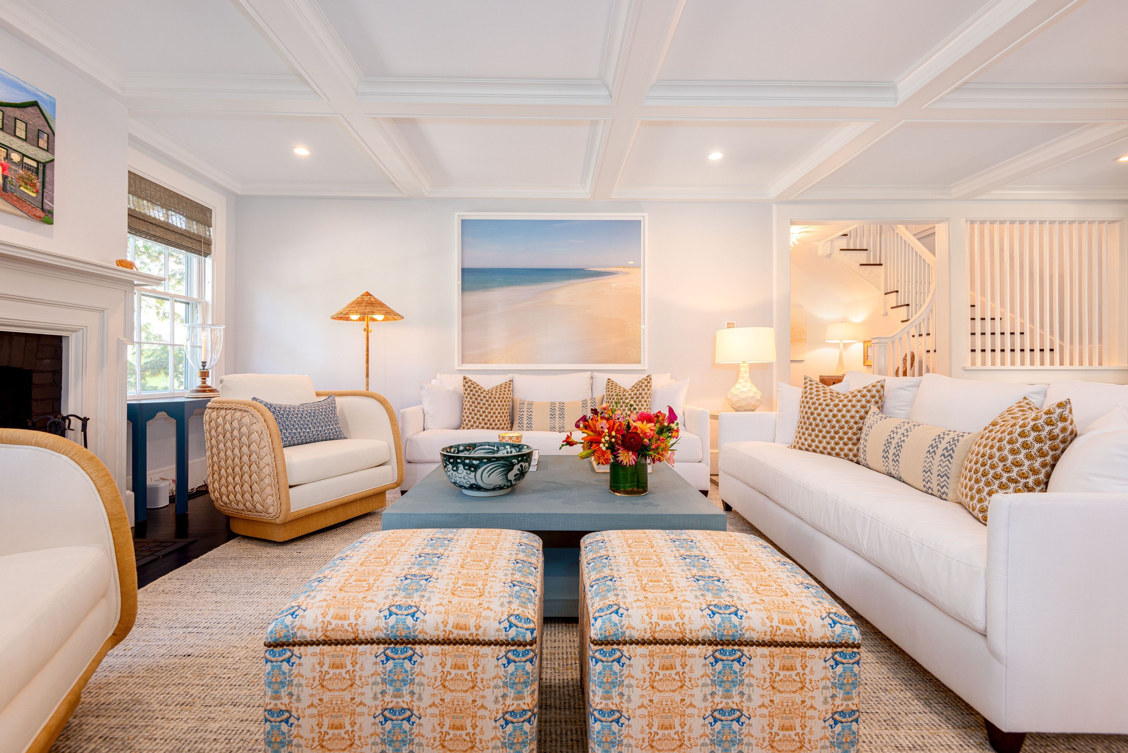 Älytelevisio, DVD-soitin, kirjoja, stereot