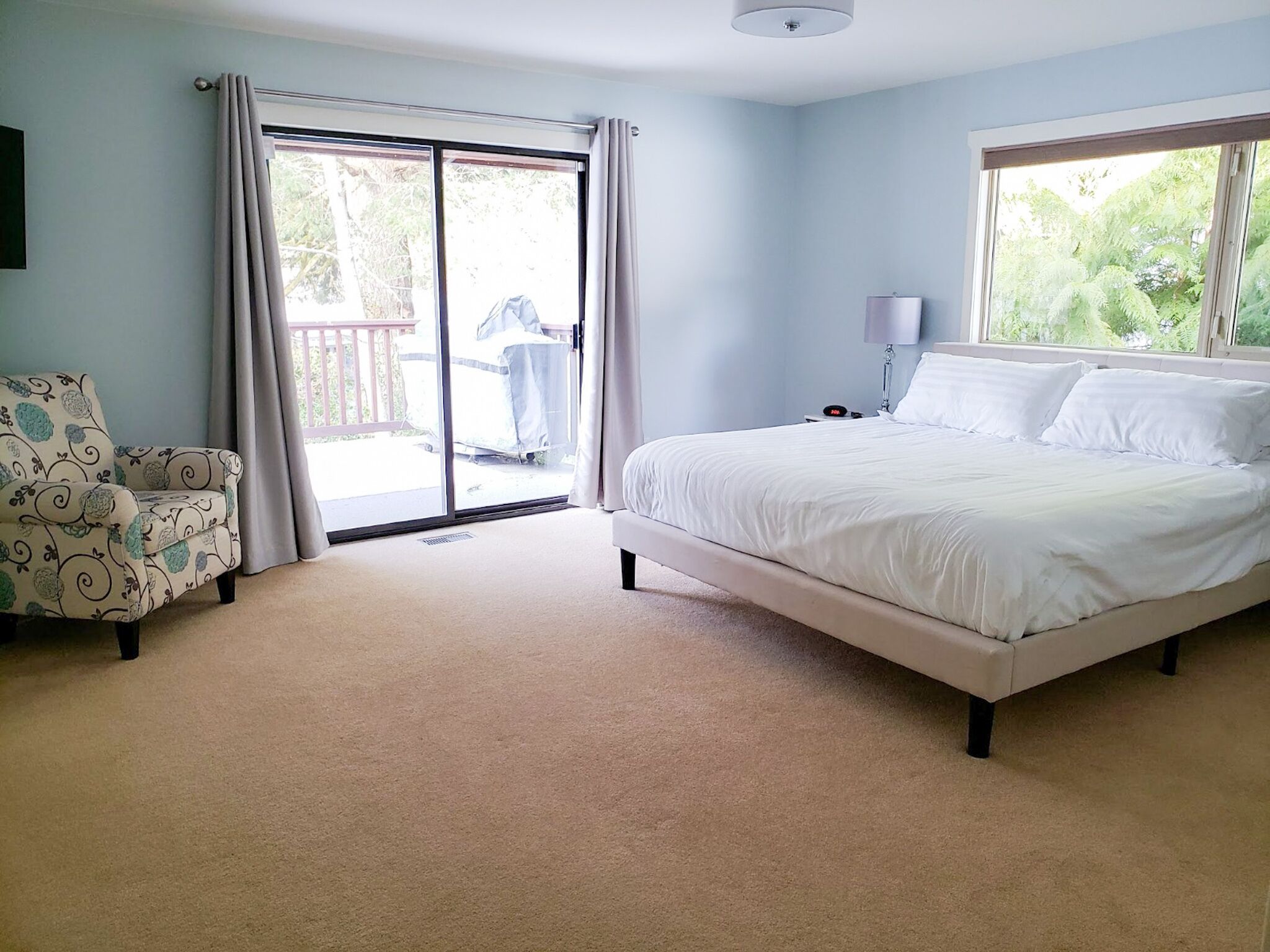 Pristine Waterfront - Private Luxury  
Dates: June18-23, July12-15, Aug30-Sep8