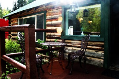 Creekside Cabin near Yellowstone  - horse rides, rafting, zip lining, hiking