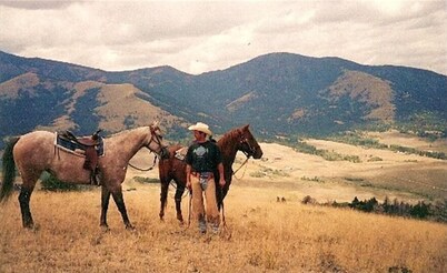 Creekside Cabin near Yellowstone  - horse rides, rafting, zip lining, hiking
