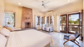 3 dormitoris, planxa i posts de planxar i un bressol de viatge 