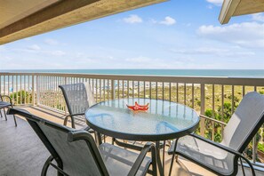Outdoor dining - 513 Barrington Court ~ 5th Floor, Unobstructed Ocean Views (Hilton Head Island)