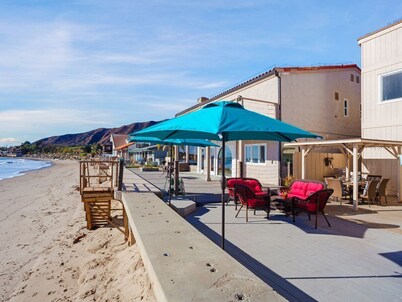 Endless Summer! Large Family Friendly Beach House!