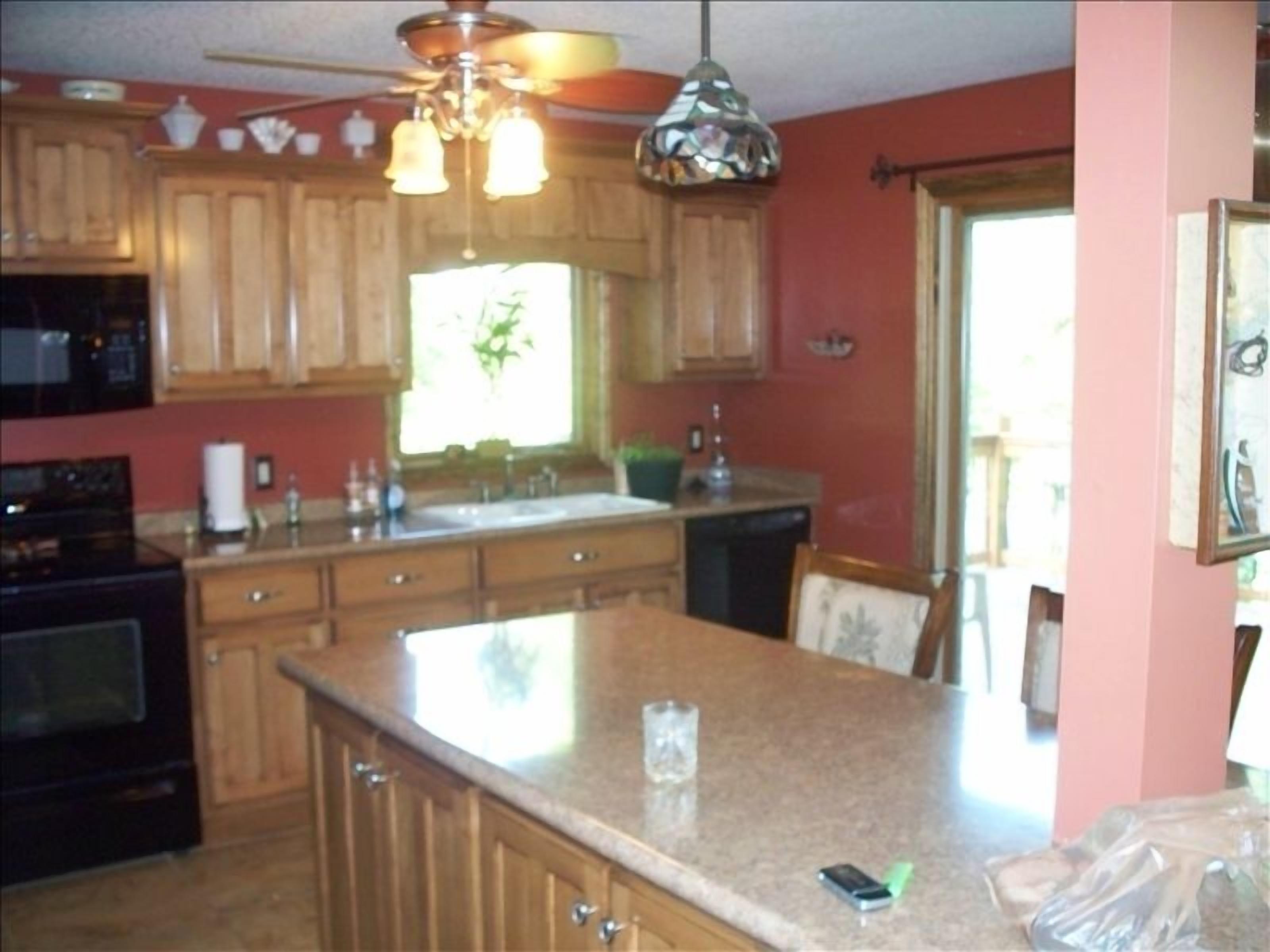 Beautiful Lakefront Getaway