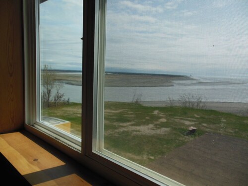 Old Town Kenai Bluff House, Breathtaking Views