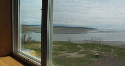 Vanhakaupunki Kenai Bluff House, henkeäsalpaavat näkymät