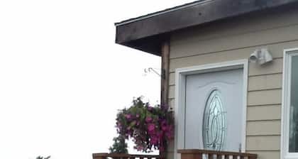 Vanhakaupunki Kenai Bluff House, henkeäsalpaavat näkymät