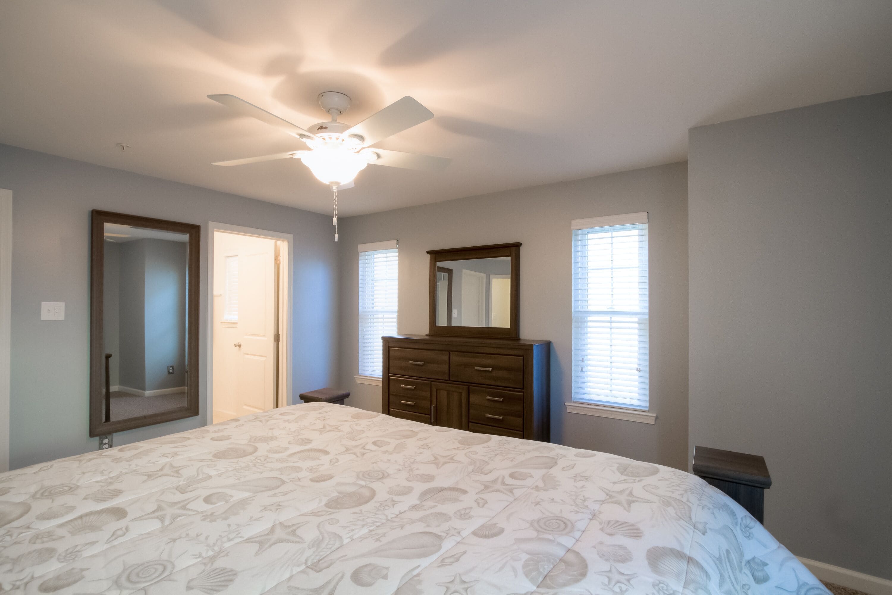 Block from Beach w/Pool! Custom Built NW Two-Story Condo-Sleeps 10