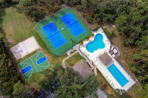 Outdoor pool, a heated pool