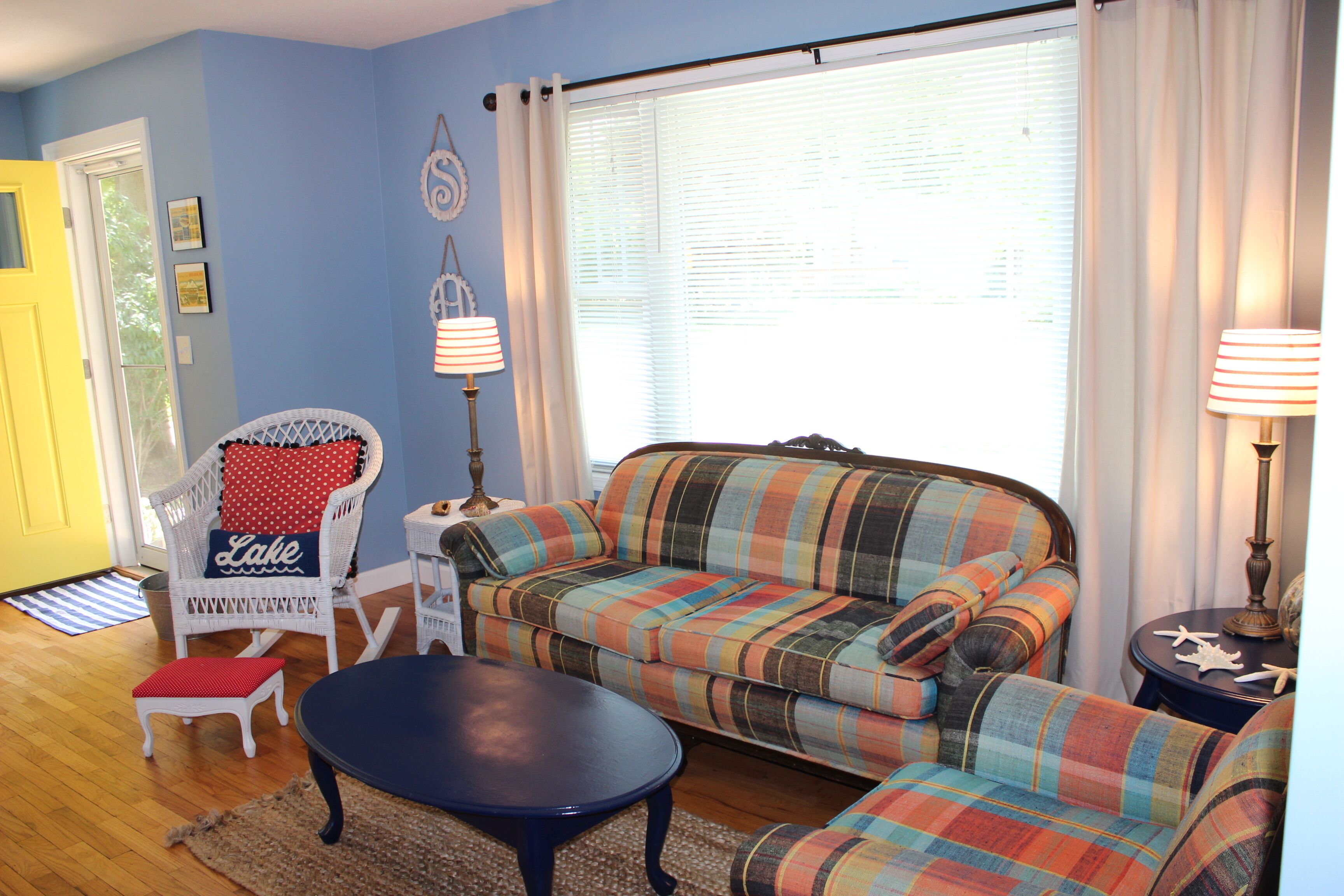 The Yellow Door Cottage -   AWESOME GARAGE GAME ROOM!  VERY CLEAN!