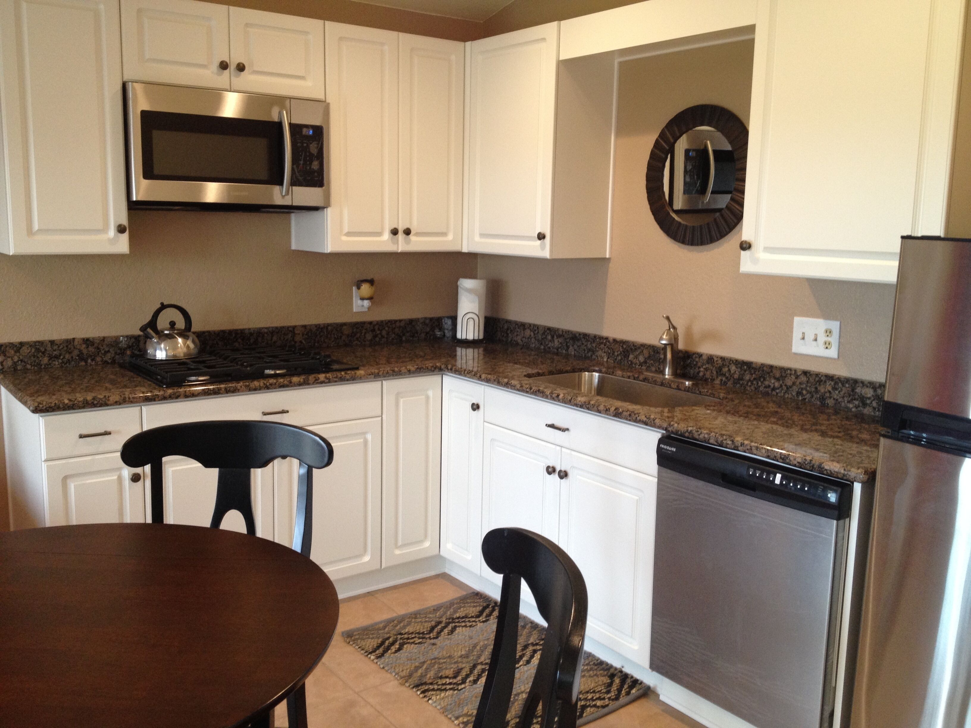 Spectacular View in the Middle of Wine Country: Private 1-Bedroom Guesthouse