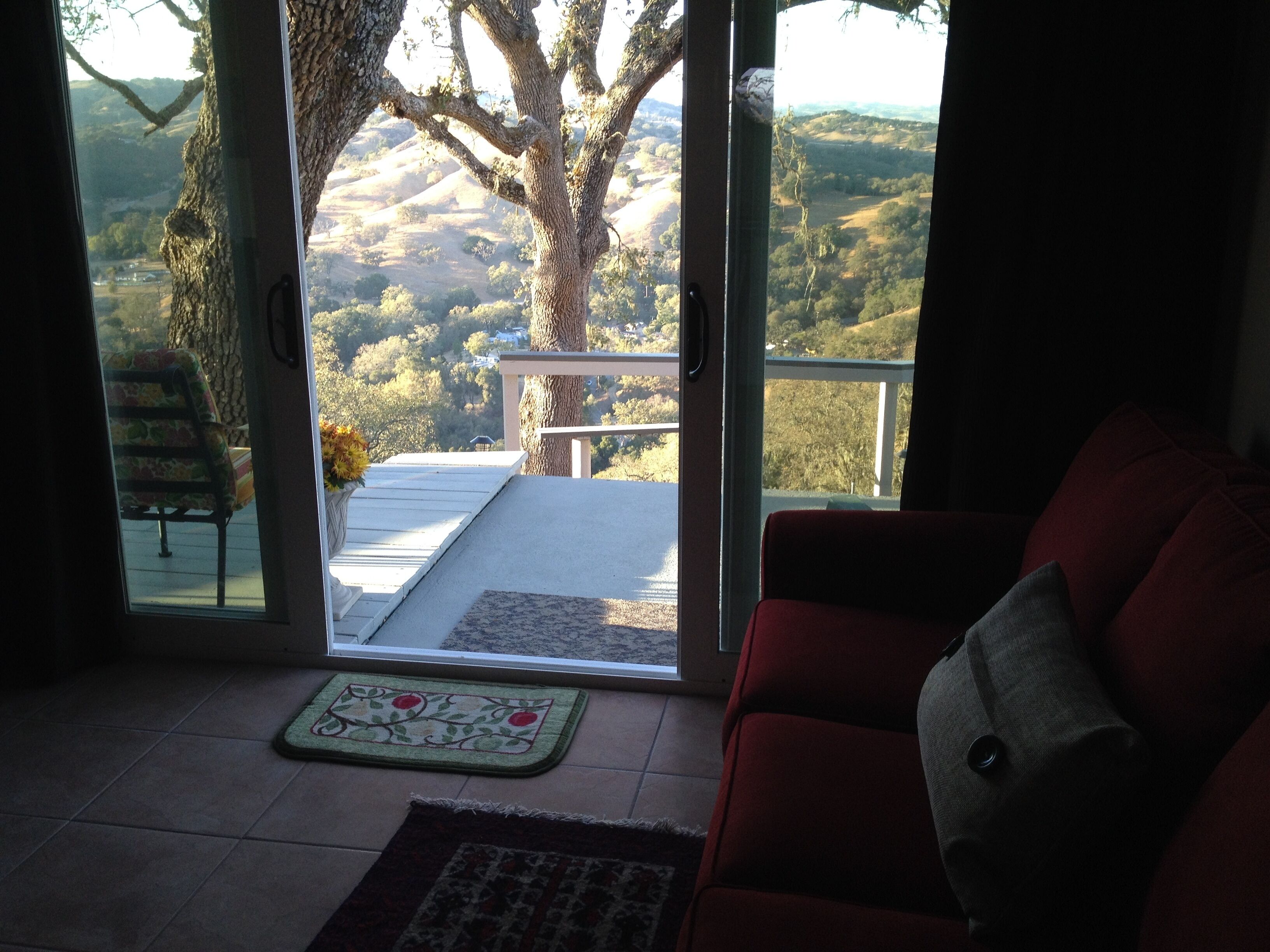 Spectacular View in the Middle of Wine Country: Private 1-Bedroom Guesthouse