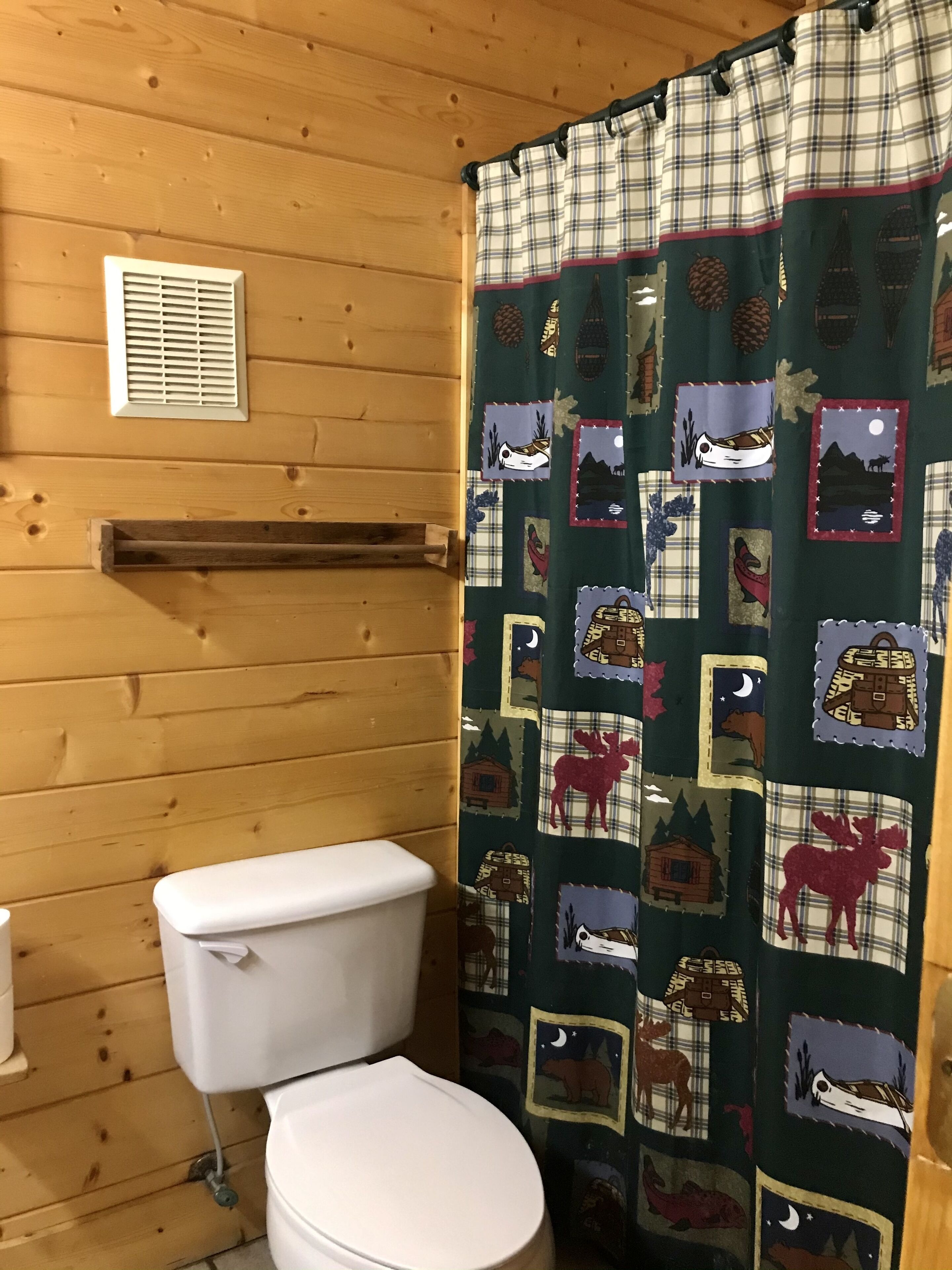 CREEKSIDE CABIN, CABIN ON THE CREEK