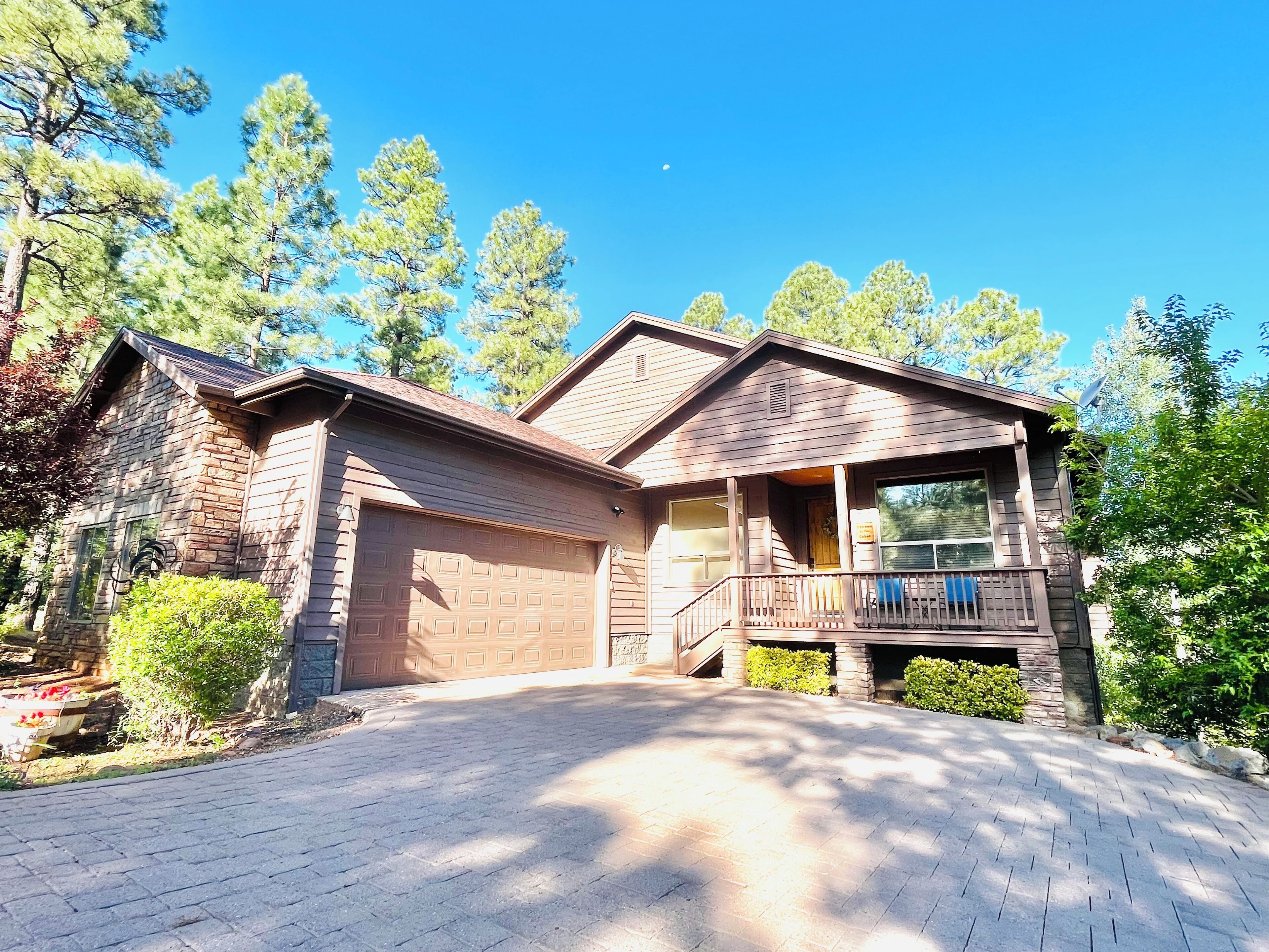Torreon Cabin with Golf Course & Lake Views- Make Family Memories in the Pines