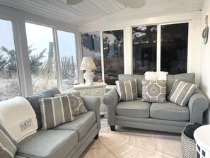 Smart TV, fireplace, DVD player